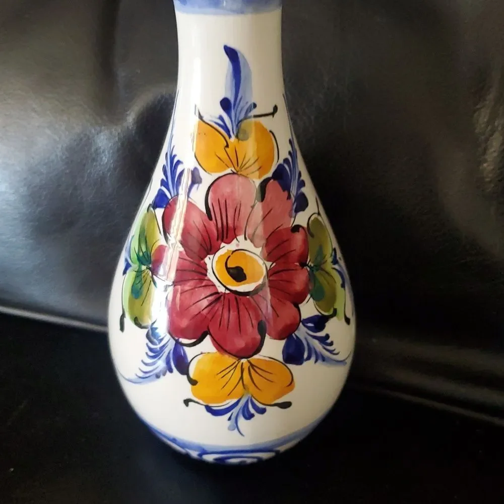 Hand-Painted Portuguese Ceramic Vase – Faireal Alcobaça